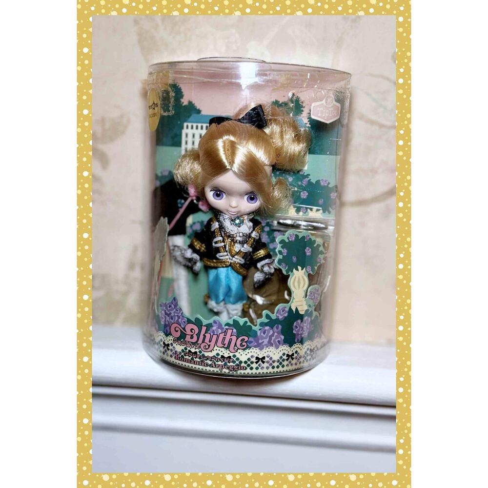 Petite Blythe Romantic Arpeggio 4" Mini Fashion Doll Takara Toys R Us Vtg 2007 - Picture 3 of 14